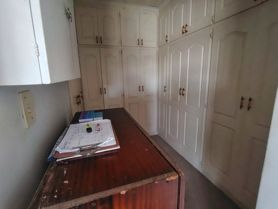 7 Bedroom Property for Sale in Uvongo KwaZulu-Natal