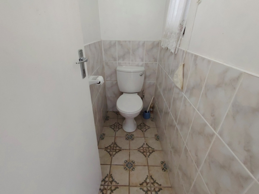 7 Bedroom Property for Sale in Uvongo KwaZulu-Natal