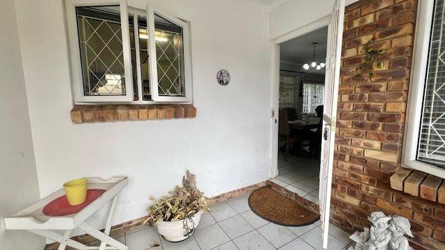 2 Bedroom Property for Sale in Uvongo KwaZulu-Natal