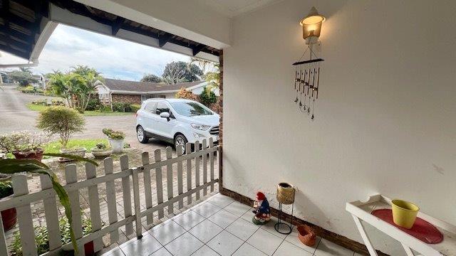 2 Bedroom Property for Sale in Uvongo KwaZulu-Natal