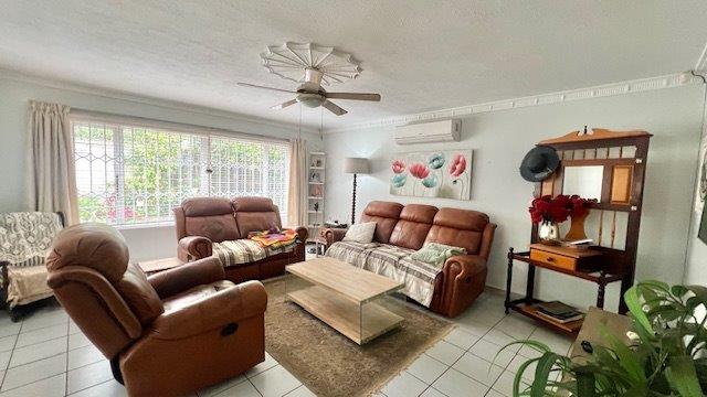 2 Bedroom Property for Sale in Uvongo KwaZulu-Natal
