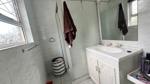 2 Bedroom Property for Sale in Uvongo KwaZulu-Natal