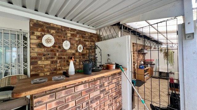 2 Bedroom Property for Sale in Uvongo KwaZulu-Natal