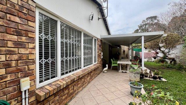 2 Bedroom Property for Sale in Uvongo KwaZulu-Natal
