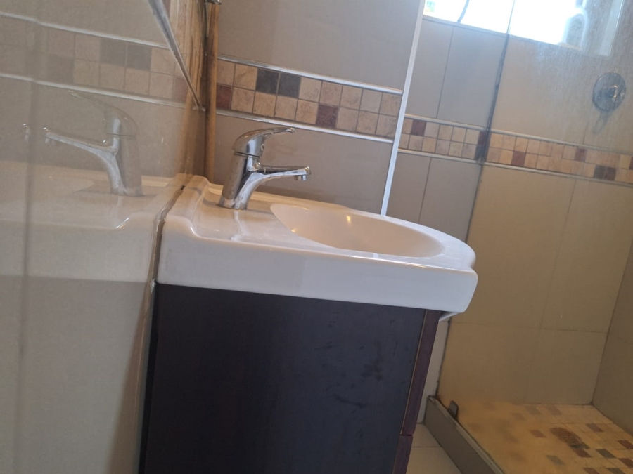 2 Bedroom Property for Sale in Essenwood KwaZulu-Natal