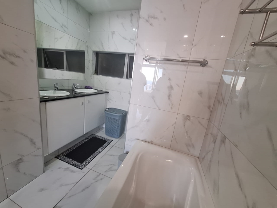 2 Bedroom Property for Sale in Point Waterfront KwaZulu-Natal