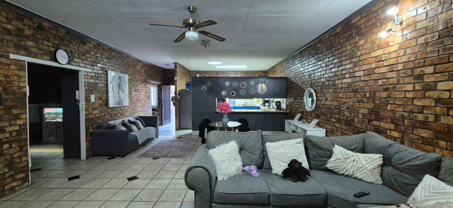 3 Bedroom Property for Sale in Huttenheights KwaZulu-Natal