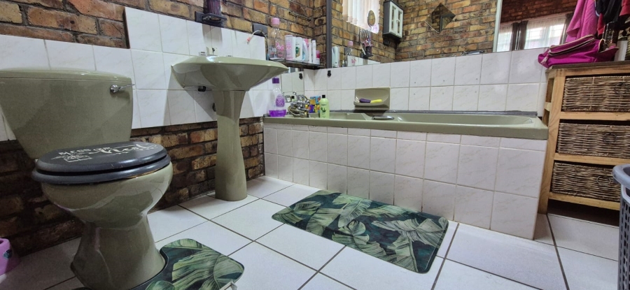 3 Bedroom Property for Sale in Huttenheights KwaZulu-Natal