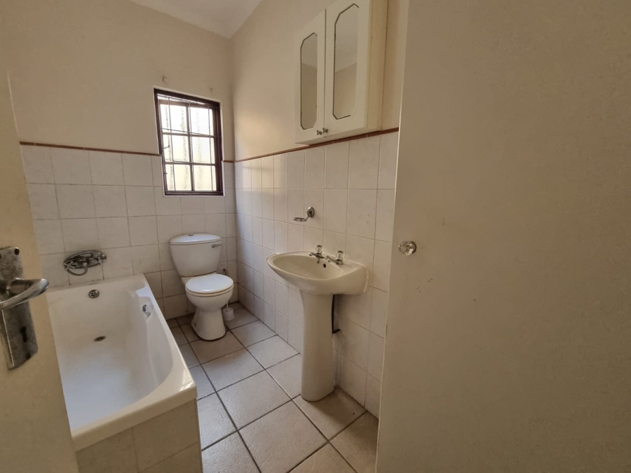 3 Bedroom Property for Sale in Umtentweni KwaZulu-Natal