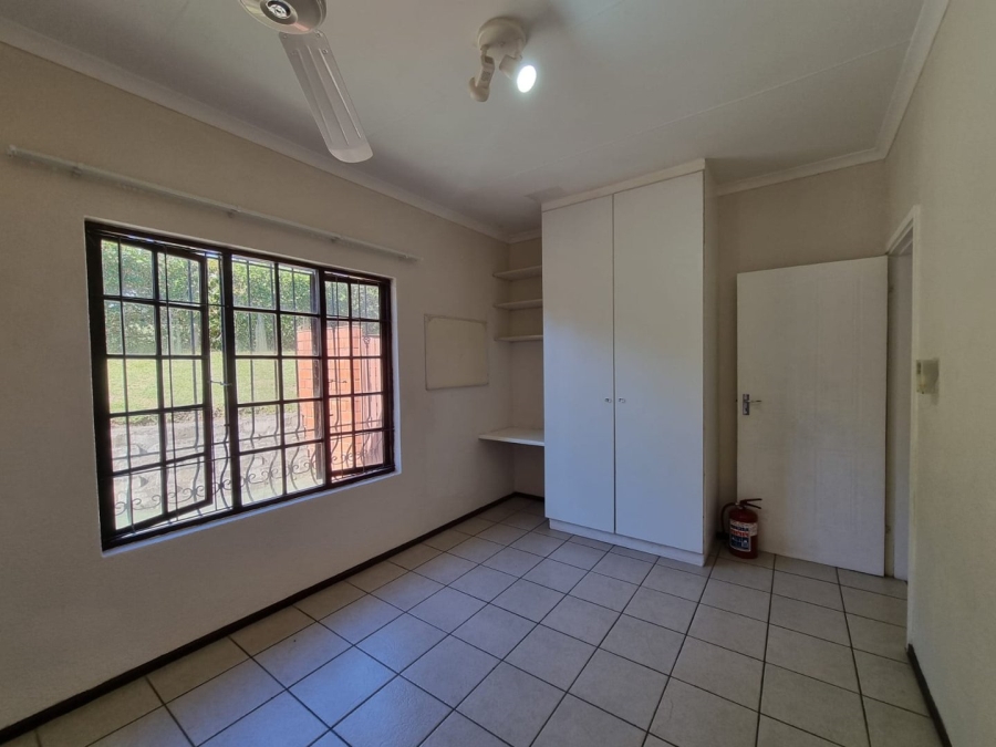 3 Bedroom Property for Sale in Umtentweni KwaZulu-Natal