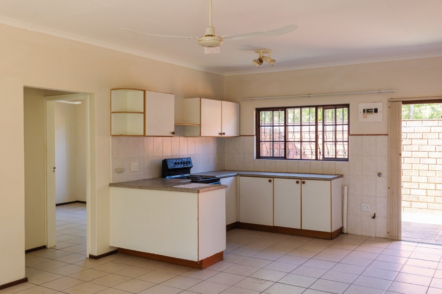 3 Bedroom Property for Sale in Umtentweni KwaZulu-Natal