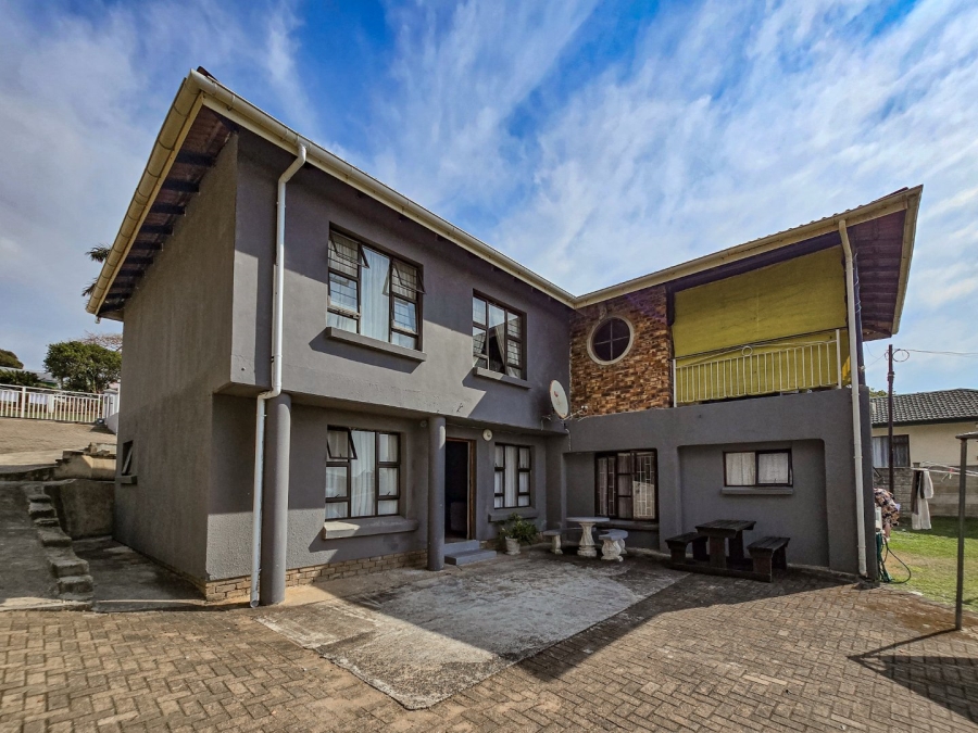 5 Bedroom Property for Sale in Uvongo KwaZulu-Natal