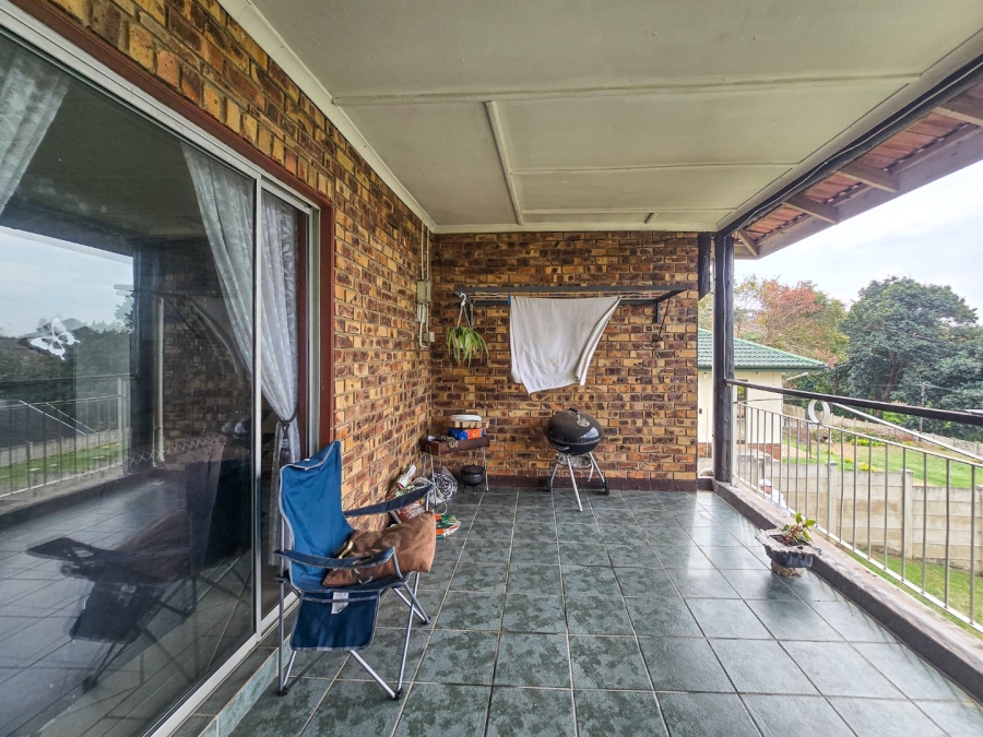 5 Bedroom Property for Sale in Uvongo KwaZulu-Natal