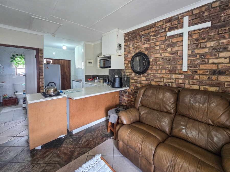 5 Bedroom Property for Sale in Uvongo KwaZulu-Natal