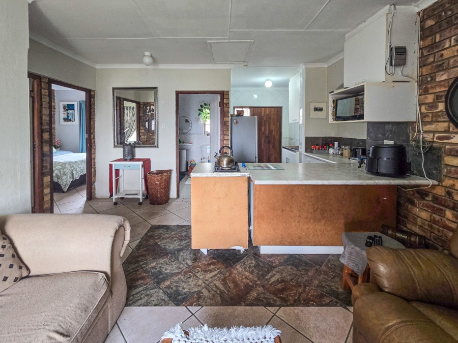 5 Bedroom Property for Sale in Uvongo KwaZulu-Natal