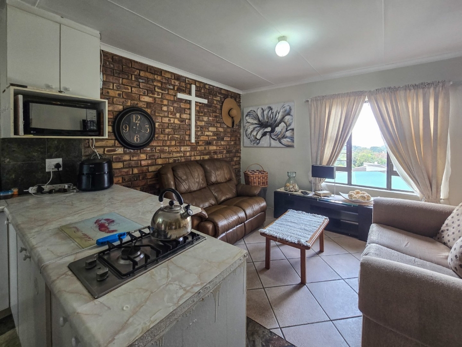 5 Bedroom Property for Sale in Uvongo KwaZulu-Natal