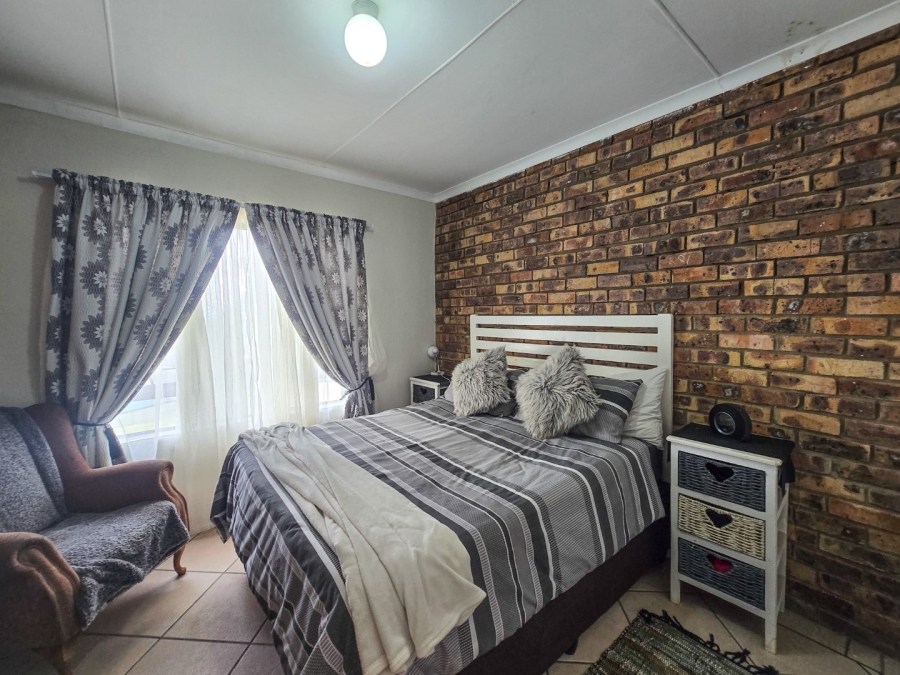 5 Bedroom Property for Sale in Uvongo KwaZulu-Natal