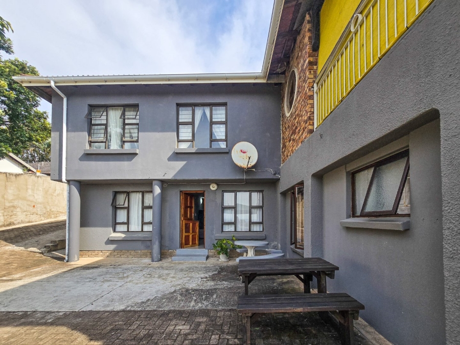 5 Bedroom Property for Sale in Uvongo KwaZulu-Natal