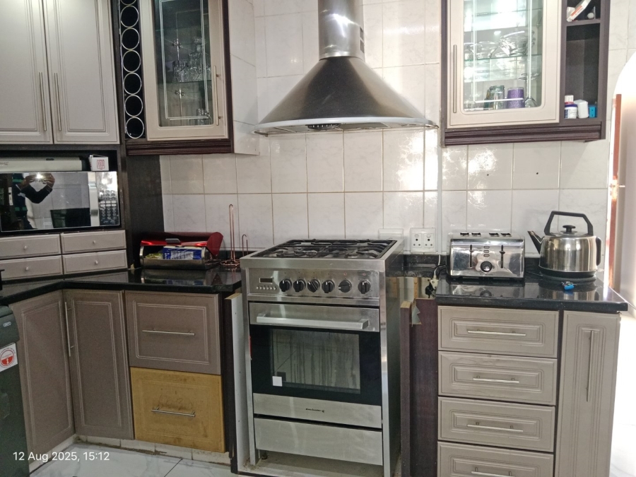 6 Bedroom Property for Sale in Orient Heights KwaZulu-Natal