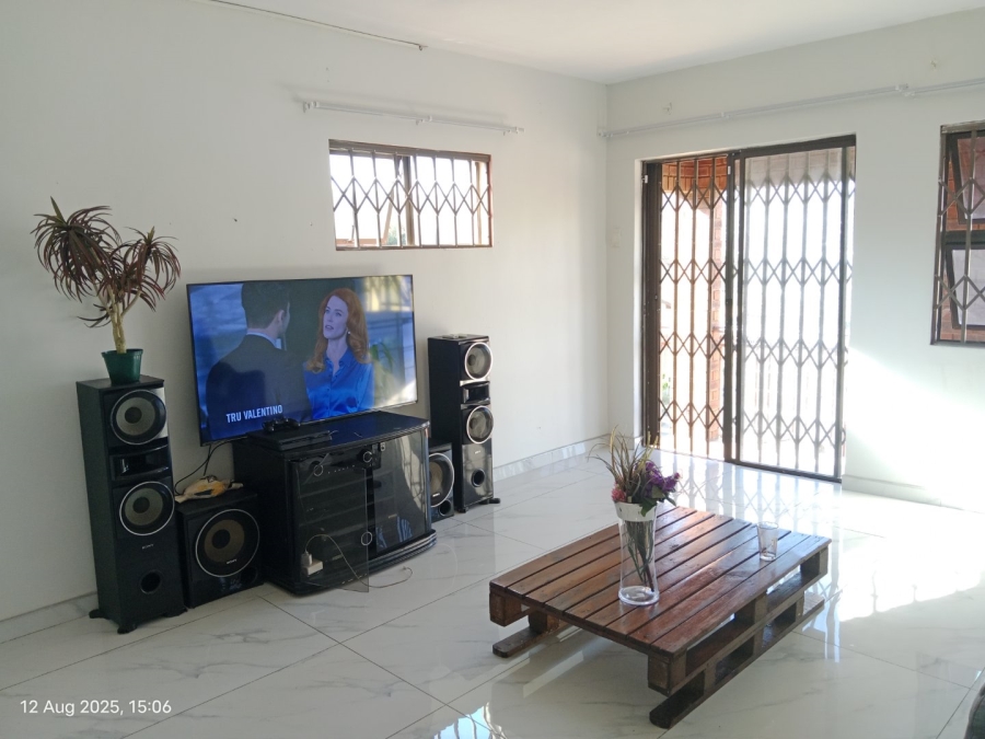 6 Bedroom Property for Sale in Orient Heights KwaZulu-Natal