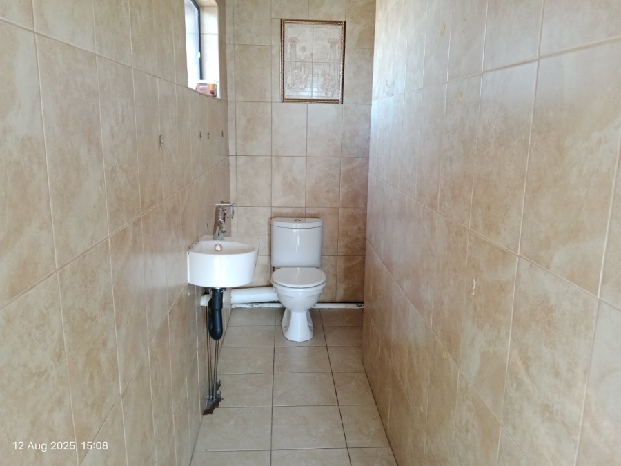 6 Bedroom Property for Sale in Orient Heights KwaZulu-Natal