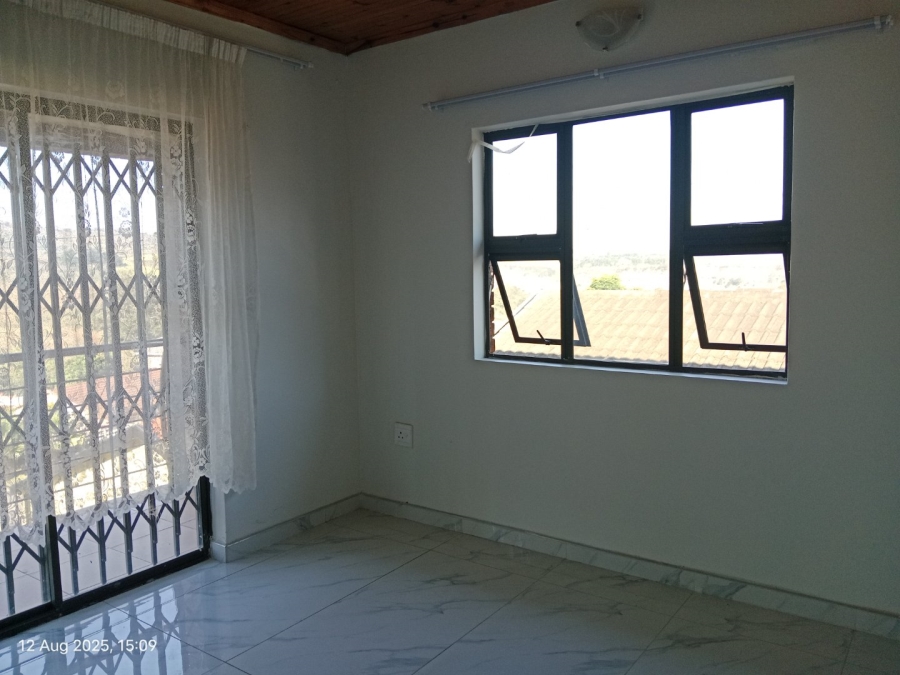 6 Bedroom Property for Sale in Orient Heights KwaZulu-Natal