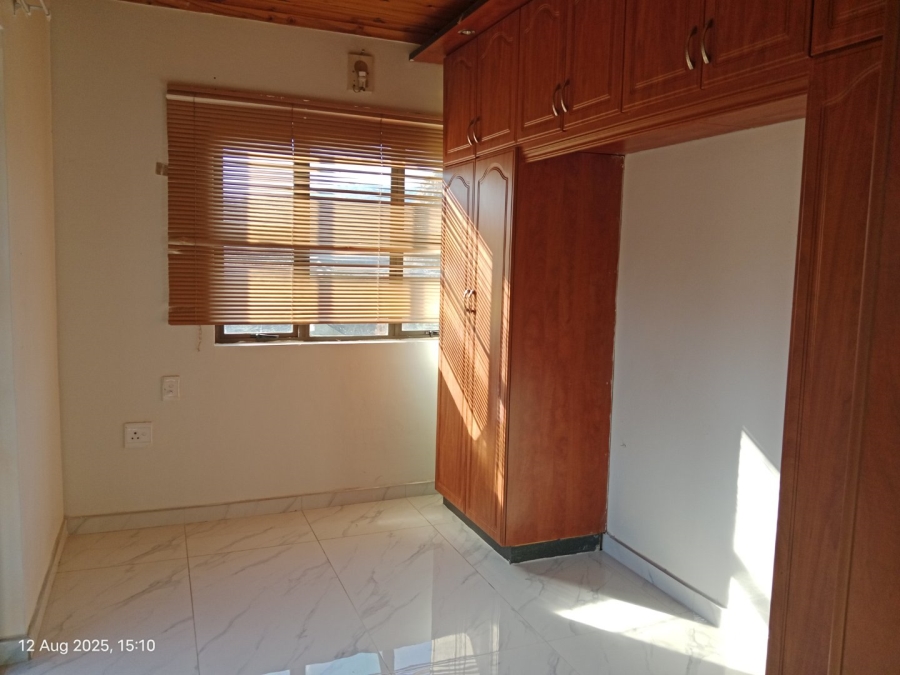 6 Bedroom Property for Sale in Orient Heights KwaZulu-Natal
