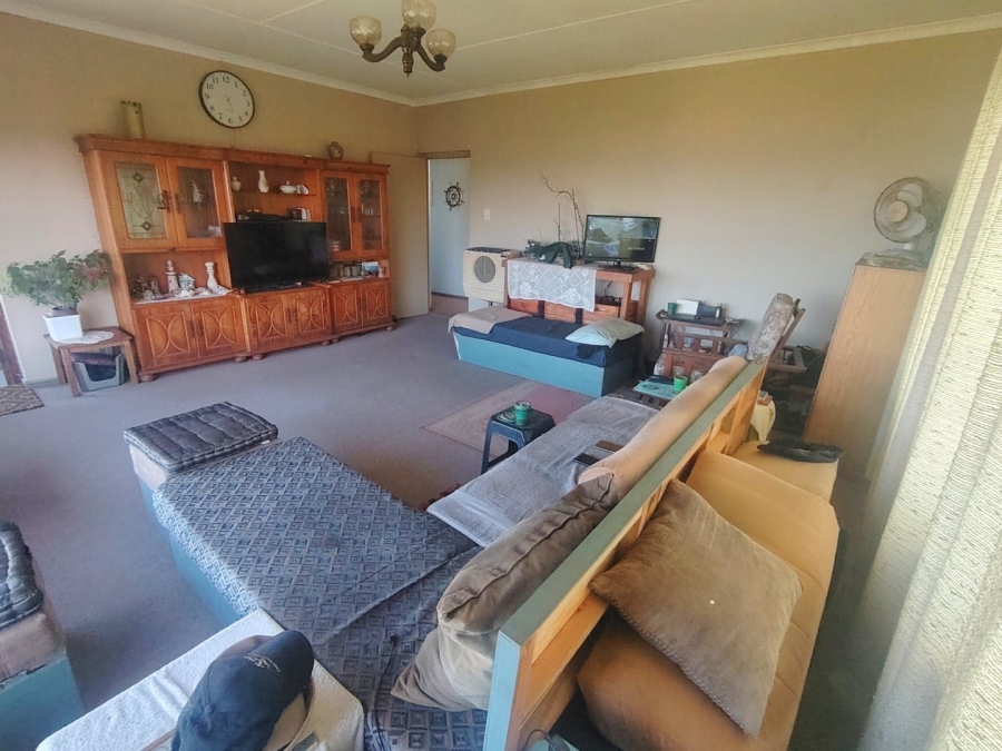 6 Bedroom Property for Sale in Margate KwaZulu-Natal