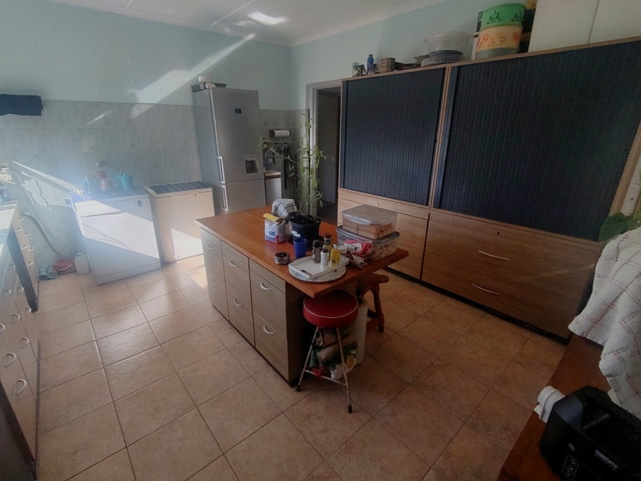 6 Bedroom Property for Sale in Margate KwaZulu-Natal