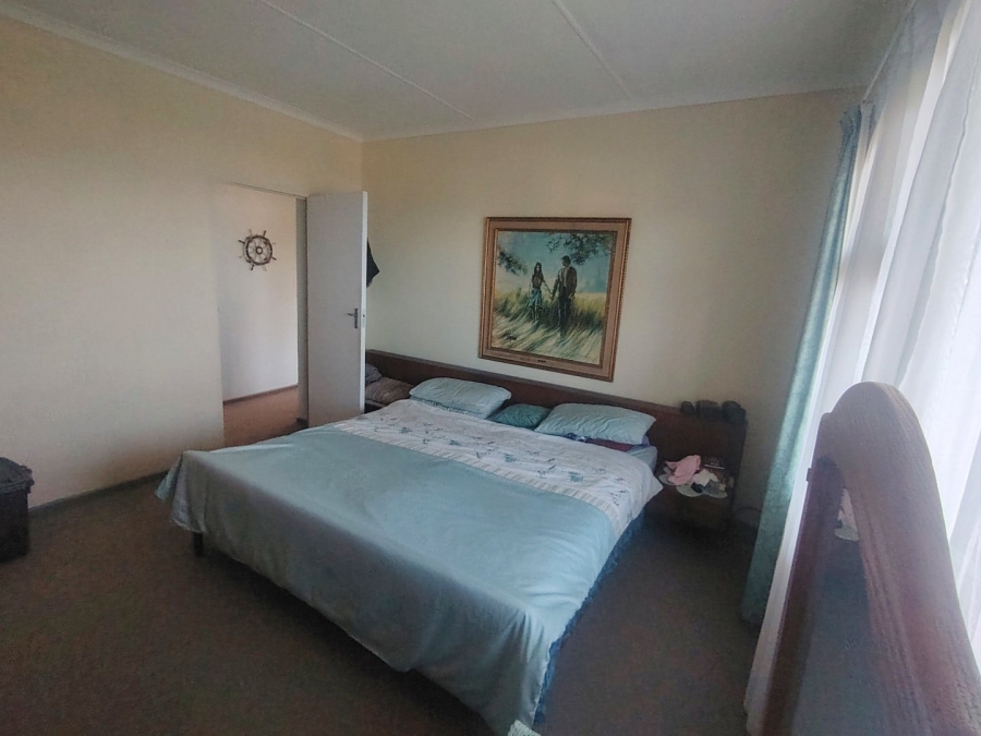 6 Bedroom Property for Sale in Margate KwaZulu-Natal