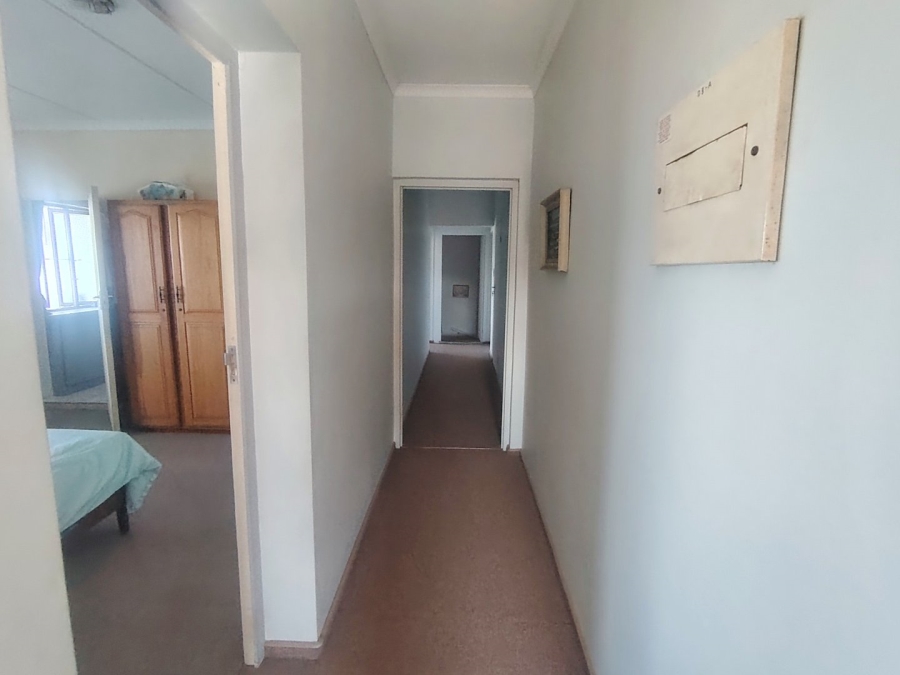 6 Bedroom Property for Sale in Margate KwaZulu-Natal