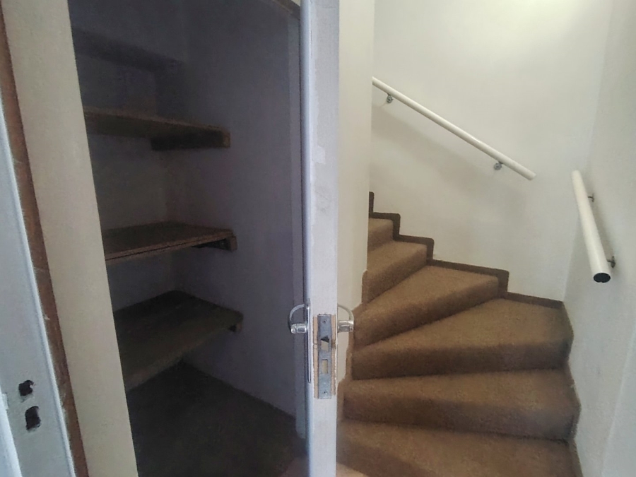 6 Bedroom Property for Sale in Margate KwaZulu-Natal