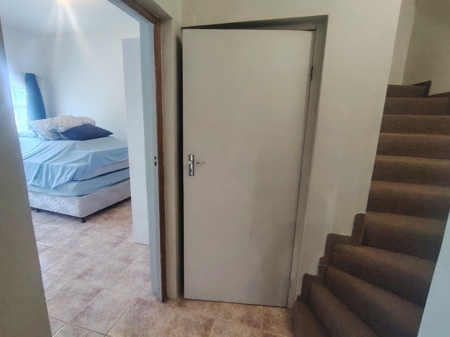 6 Bedroom Property for Sale in Margate KwaZulu-Natal