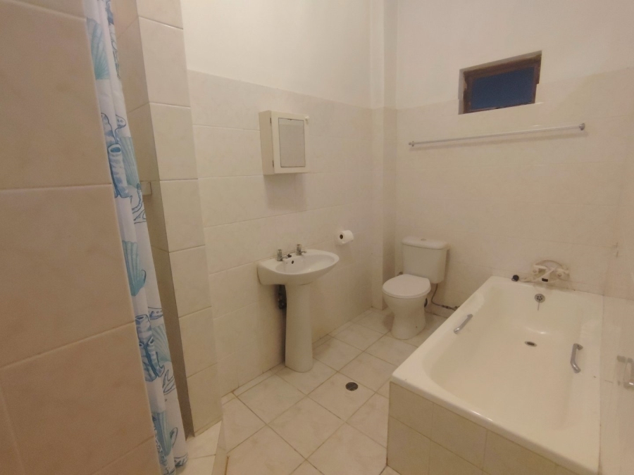 6 Bedroom Property for Sale in Margate KwaZulu-Natal