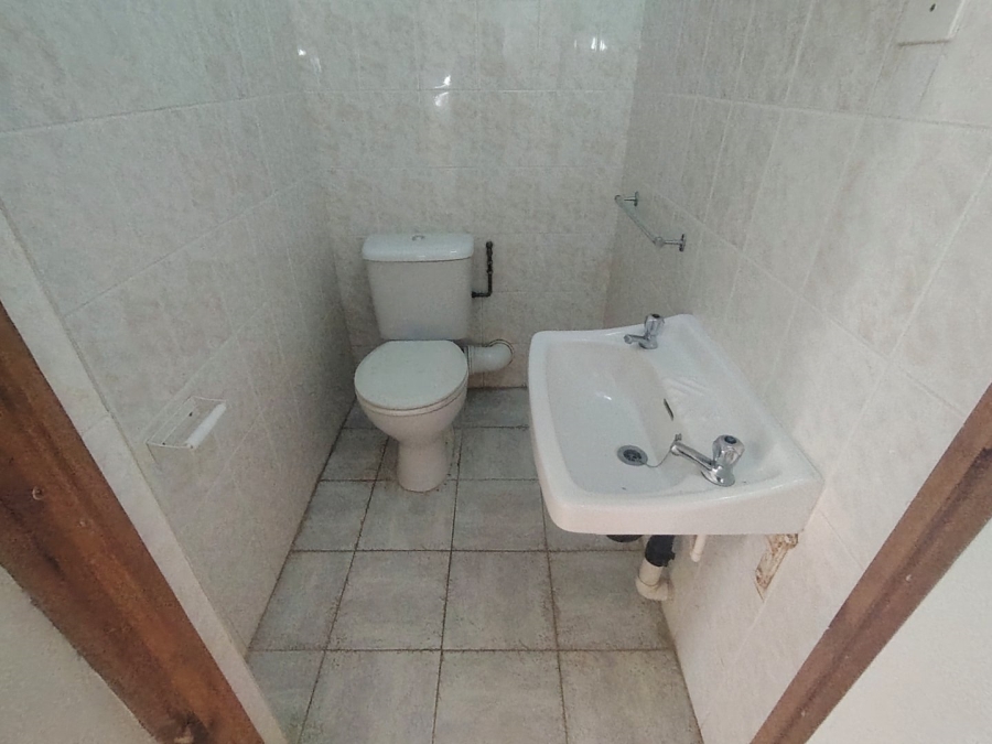6 Bedroom Property for Sale in Margate KwaZulu-Natal