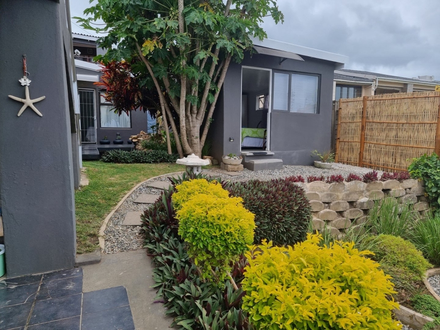 5 Bedroom Property for Sale in Hibberdene KwaZulu-Natal