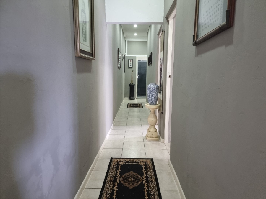 5 Bedroom Property for Sale in Hibberdene KwaZulu-Natal