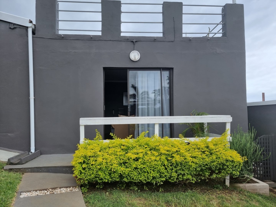 5 Bedroom Property for Sale in Hibberdene KwaZulu-Natal