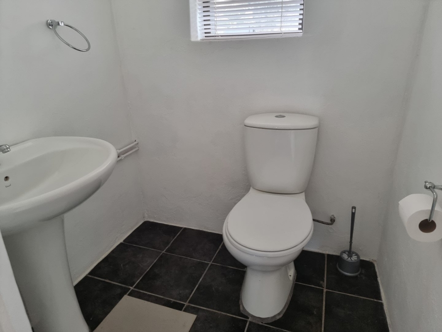5 Bedroom Property for Sale in Hibberdene KwaZulu-Natal