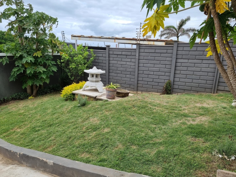 5 Bedroom Property for Sale in Hibberdene KwaZulu-Natal