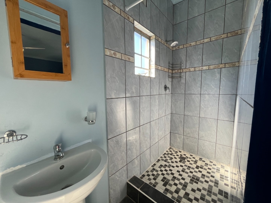 To Let 2 Bedroom Property for Rent in Malvern KwaZulu-Natal