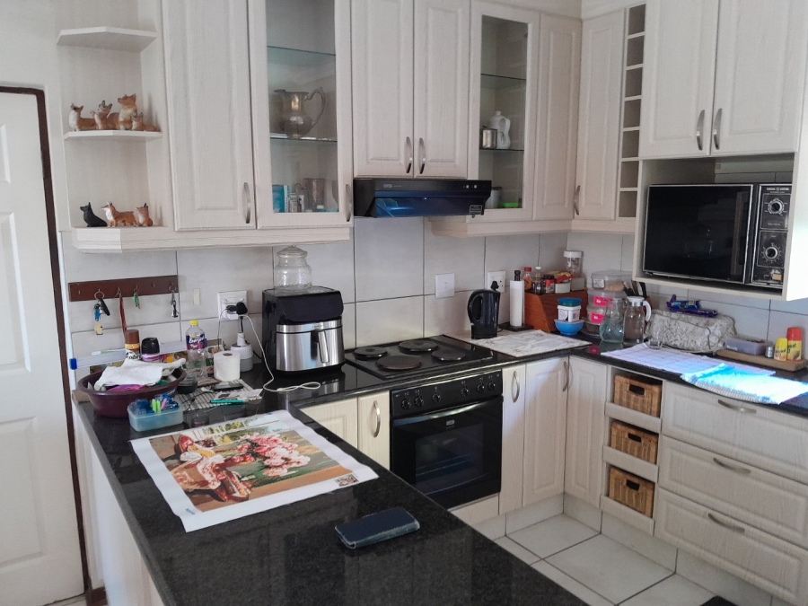 2 Bedroom Property for Sale in Freeland Park KwaZulu-Natal