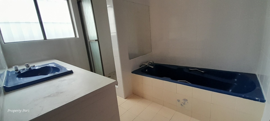 3 Bedroom Property for Sale in Uvongo KwaZulu-Natal