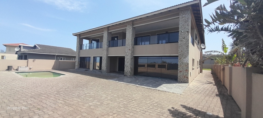 6 Bedroom Property for Sale in Uvongo KwaZulu-Natal