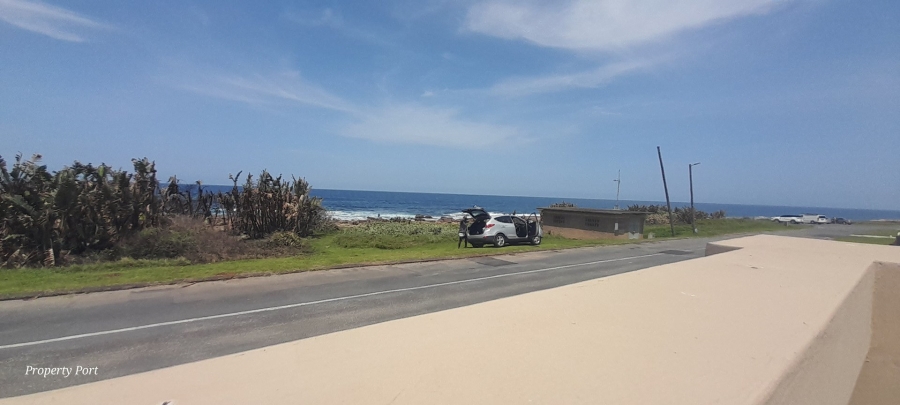 6 Bedroom Property for Sale in Uvongo KwaZulu-Natal