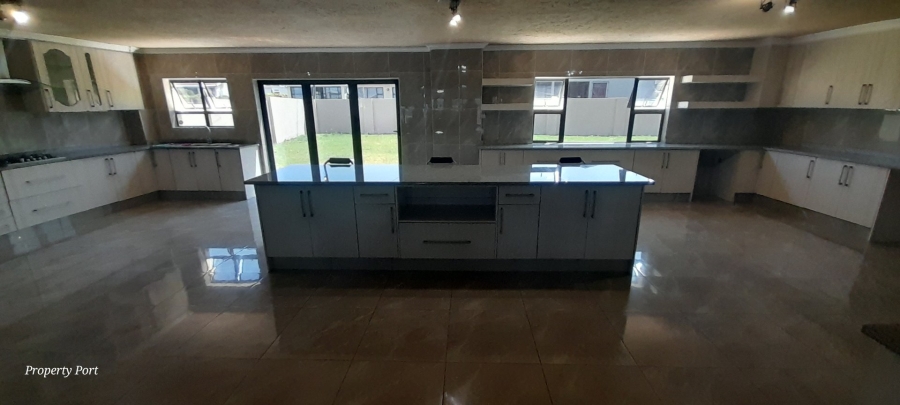 6 Bedroom Property for Sale in Uvongo KwaZulu-Natal