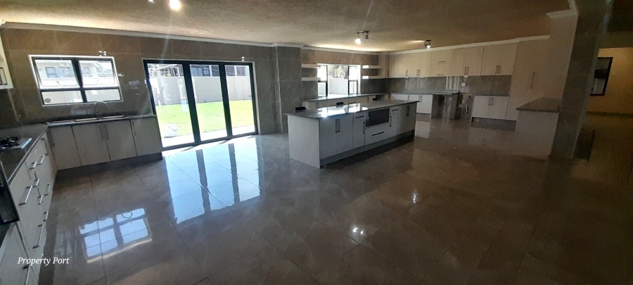 6 Bedroom Property for Sale in Uvongo KwaZulu-Natal