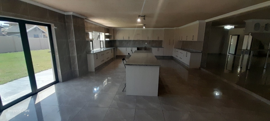 6 Bedroom Property for Sale in Uvongo KwaZulu-Natal