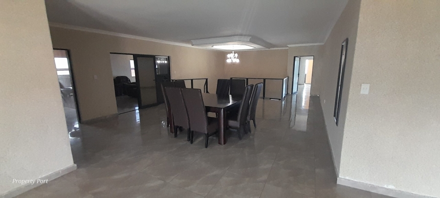 6 Bedroom Property for Sale in Uvongo KwaZulu-Natal