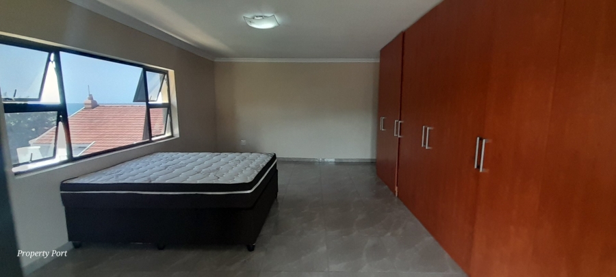 6 Bedroom Property for Sale in Uvongo KwaZulu-Natal